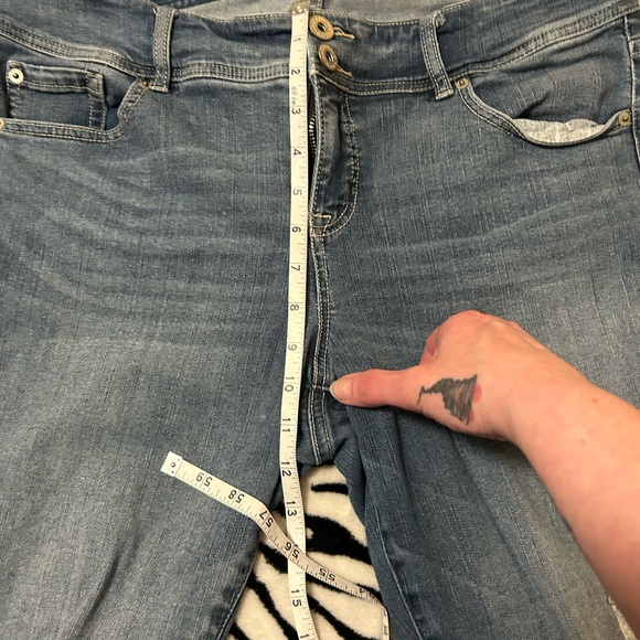 TORRID premium sz 16Tall stretch bootcut/flare jeans. - Picture 4 of 8